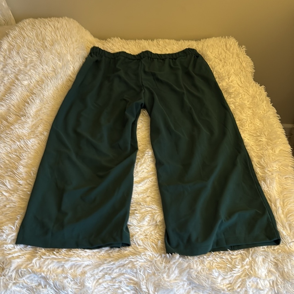 Women's dress pants! - Picture 2 of 4